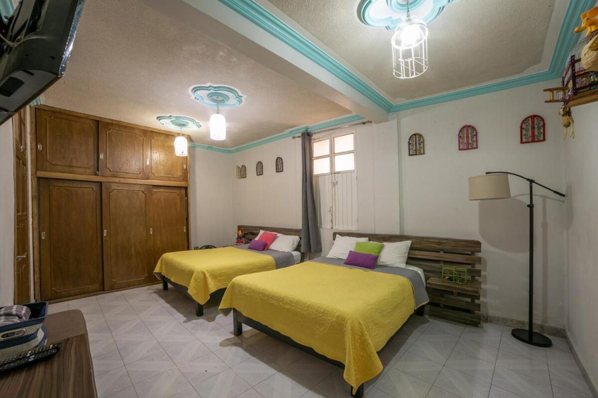 Colonial Charm Private With Bathroom Apartment